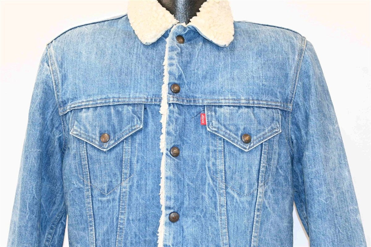80s Levi's Red Tab Sherpa Lined Denim Trucker Jacket Medium product image 1