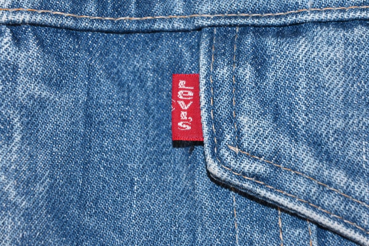 80s Levi's Red Tab Sherpa Lined Denim Trucker Jacket Medium product image 4