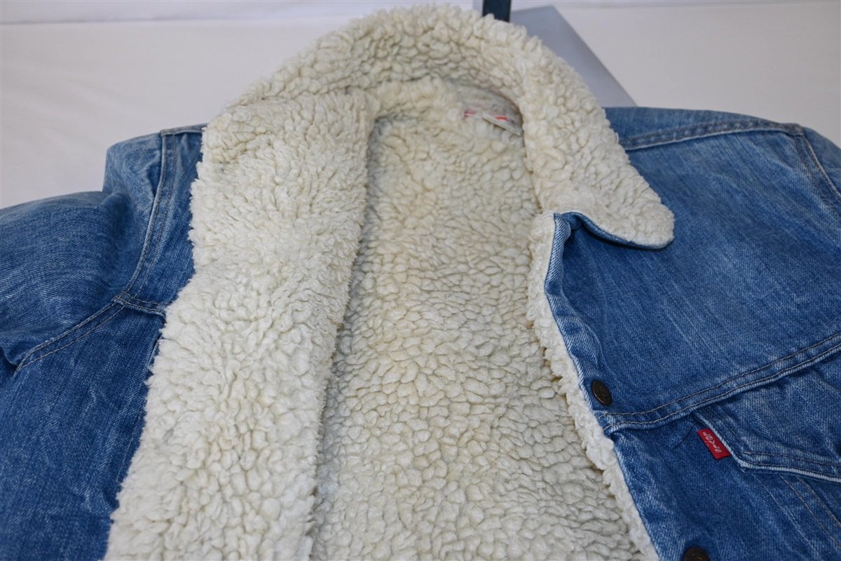 80s Levi's Red Tab Sherpa Lined Denim Trucker Jacket Medium product image 6